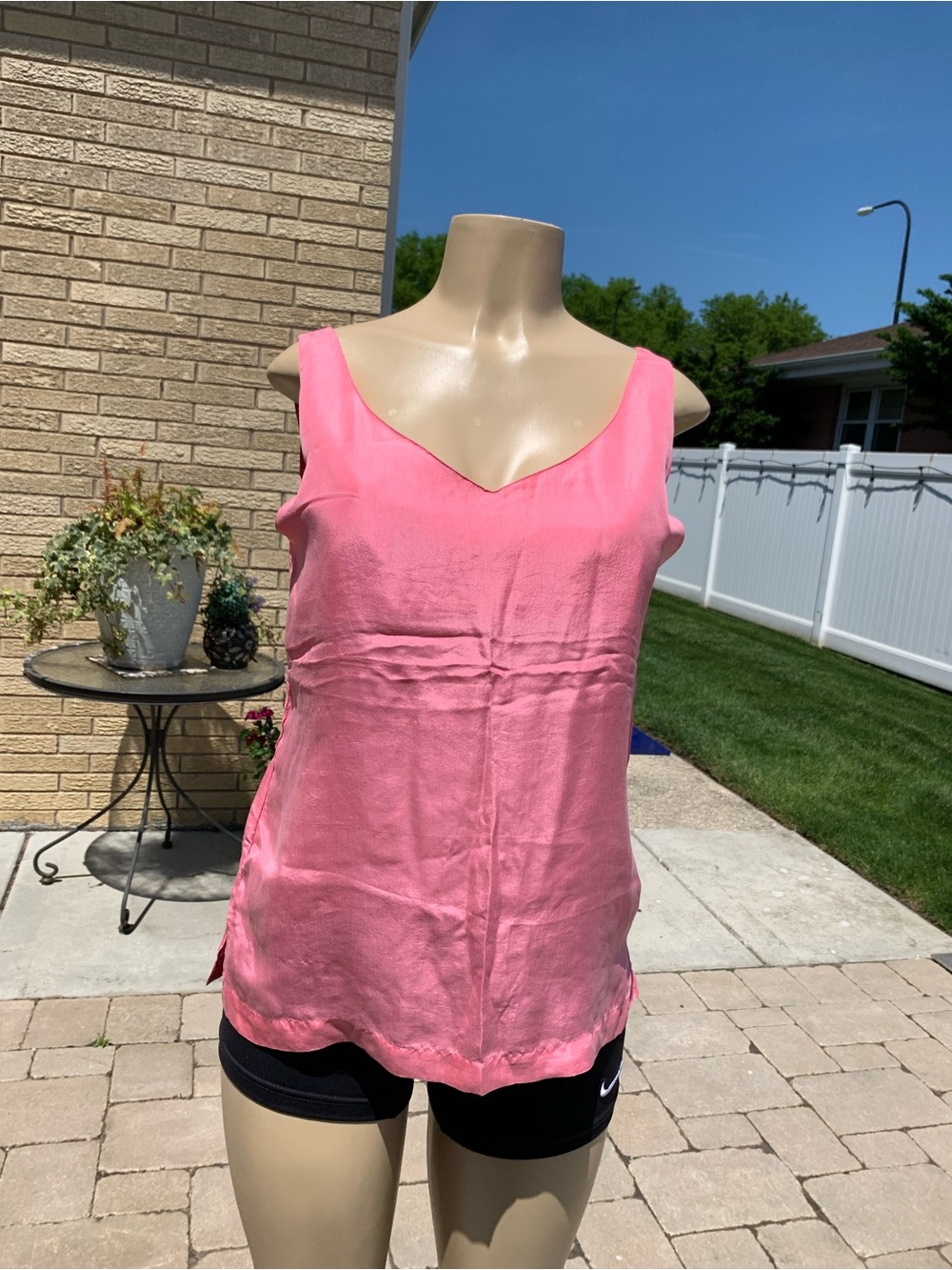 The Limited Pink silk  Sleeveless V-Neck Women's Tank Top size M